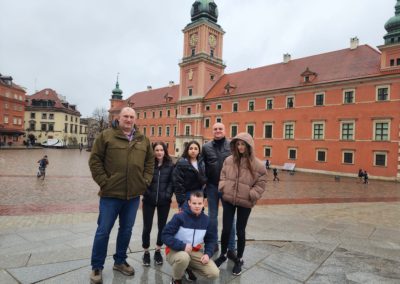 Wychowanki na Placu królewskim na Starym Mieście w Warszawie